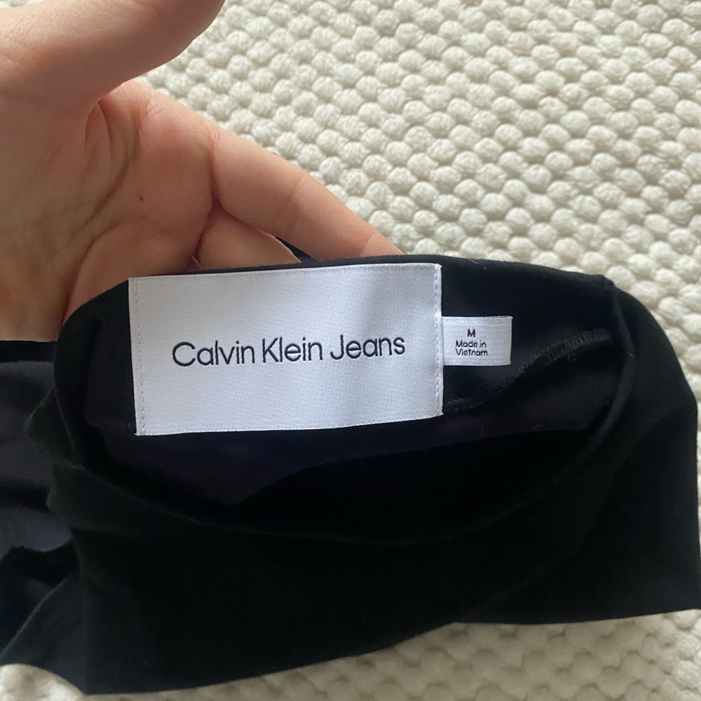 Calvin Klein Ruched Mock Neck Black Top, Size M - Picture 2 of 4